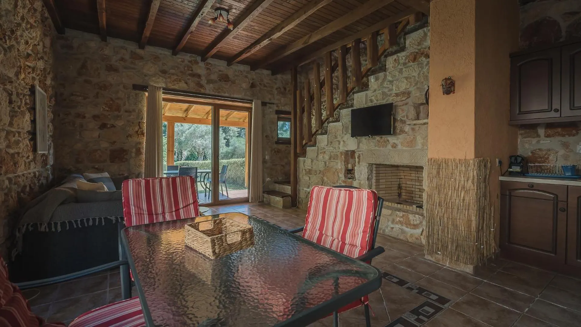 Stone Made 3 Private Villa Kriopigi Greece